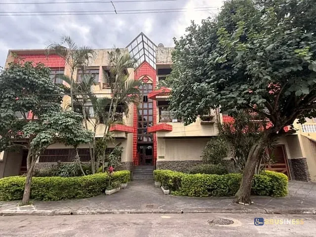 Apartamento 3 quartos e 2 banheiros, à venda ou para alugar, no bairro Parque Jóquei Club em Campos dos Goytacazes