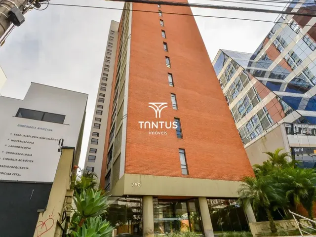 Apartamento 2 quartos e 2 banheiros, à venda, no bairro Batel em Curitiba