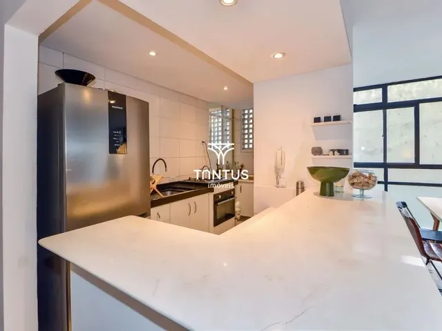 Apartamento 2 quartos e 2 banheiros, à venda, no bairro Batel em Curitiba
