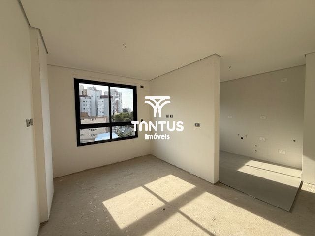 Apartamento 2 quartos e 2 banheiros, à venda, no bairro Água Verde em Curitiba