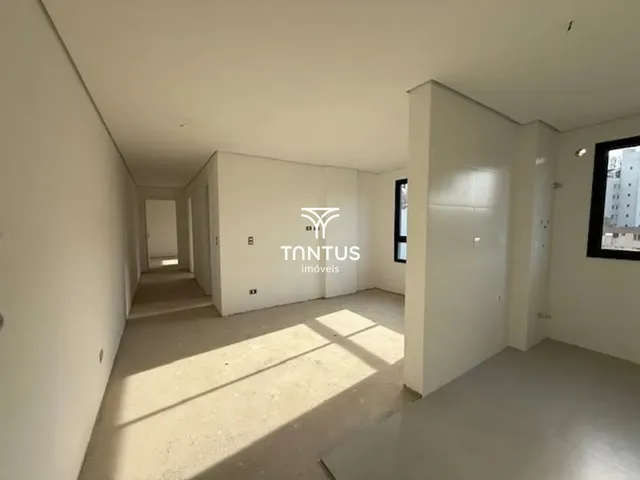 Apartamento 2 quartos e 2 banheiros, à venda, no bairro Água Verde em Curitiba