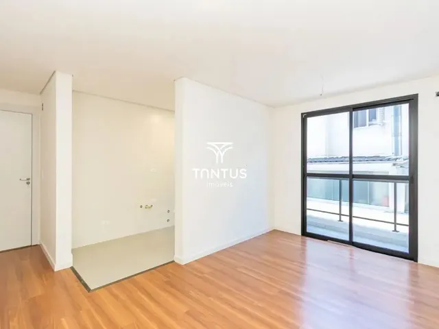 Apartamento 2 quartos e 2 banheiros, à venda, no bairro Água Verde em Curitiba