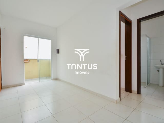 Apartamento 2 quartos e 1 banheiro, à venda, no bairro Roça Grande em Colombo