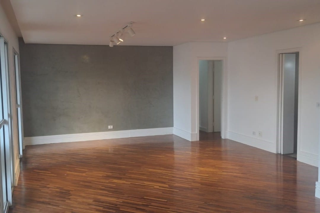 Foto do Apartamento-Apartamento tipo para venda e locação em Vila Suzana com 4 quartos, sendo 3 suítes, 136m²