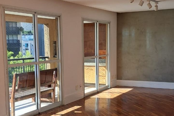 Foto do Apartamento-Apartamento tipo para venda e locação em Vila Suzana com 4 quartos, sendo 3 suítes, 136m²