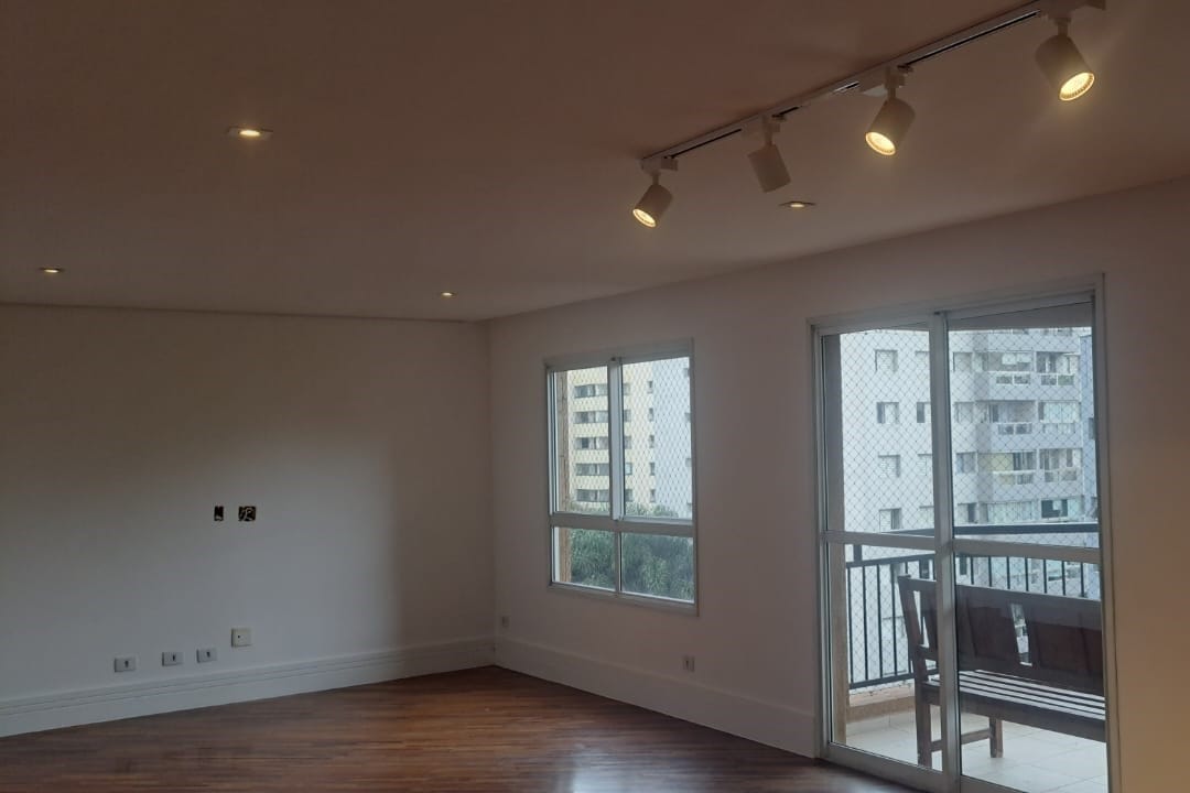 Foto do Apartamento-Apartamento tipo para venda e locação em Vila Suzana com 4 quartos, sendo 3 suítes, 136m²