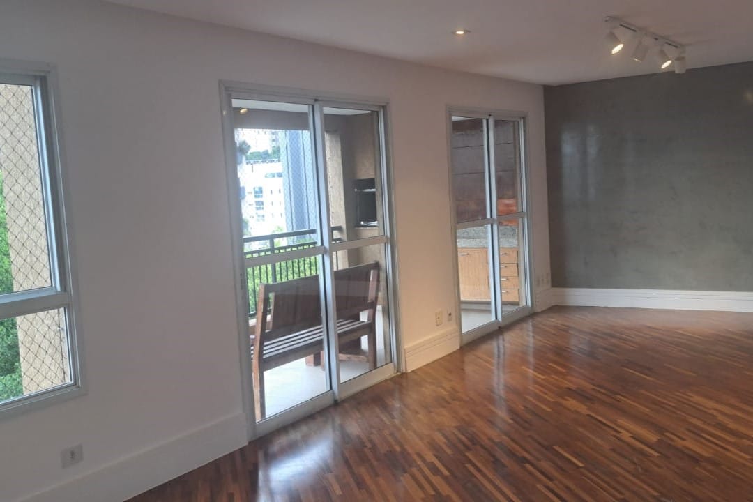Foto do Apartamento-Apartamento tipo para venda e locação em Vila Suzana com 4 quartos, sendo 3 suítes, 136m²