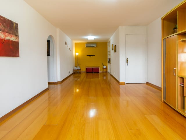 Foto do Apartamento - Apartamento tipo para venda em Sumaré com 3 quartos, sendo 1 suíte, 141m² | Lares e Andares Imóveis