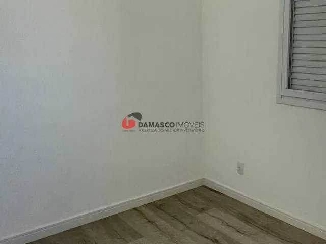 Apartamento 2 quartos e 1 banheiro, para alugar, no bairro Jardim em Santo André