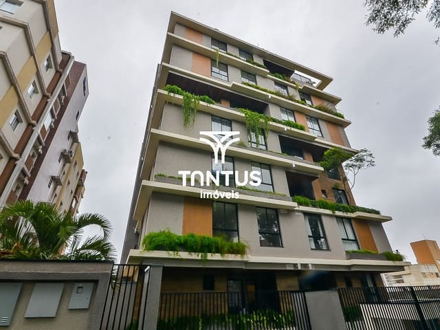 Apartamento 2 quartos e 2 banheiros, para alugar, no bairro Água Verde em Curitiba