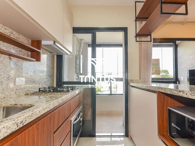 Apartamento 2 quartos e 2 banheiros, para alugar, no bairro Portão em Curitiba