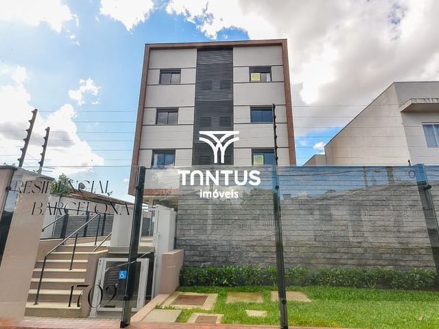 Apartamento 2 quartos e 2 banheiros, para alugar, no bairro Portão em Curitiba