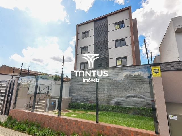 Apartamento 2 quartos e 2 banheiros, para alugar, no bairro Portão em Curitiba