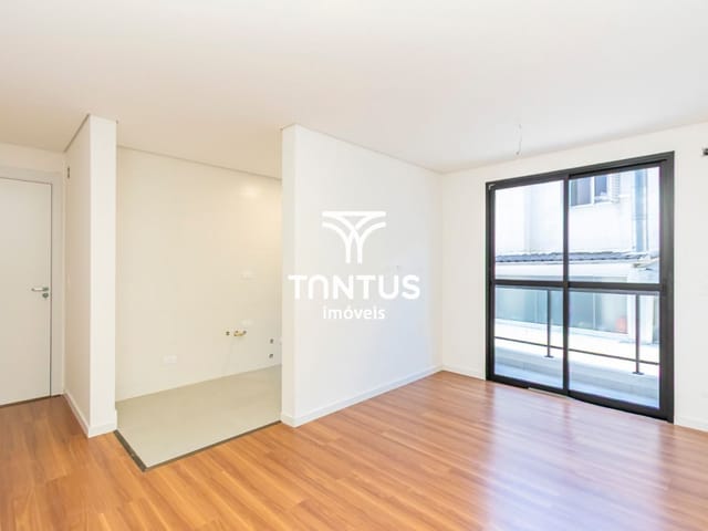 Apartamento 2 quartos e 2 banheiros, à venda, no bairro Água Verde em Curitiba