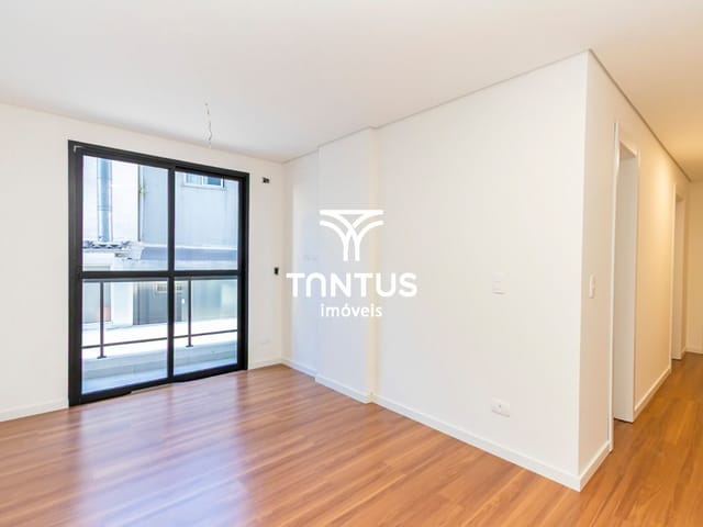 Apartamento 2 quartos e 2 banheiros, à venda, no bairro Água Verde em Curitiba