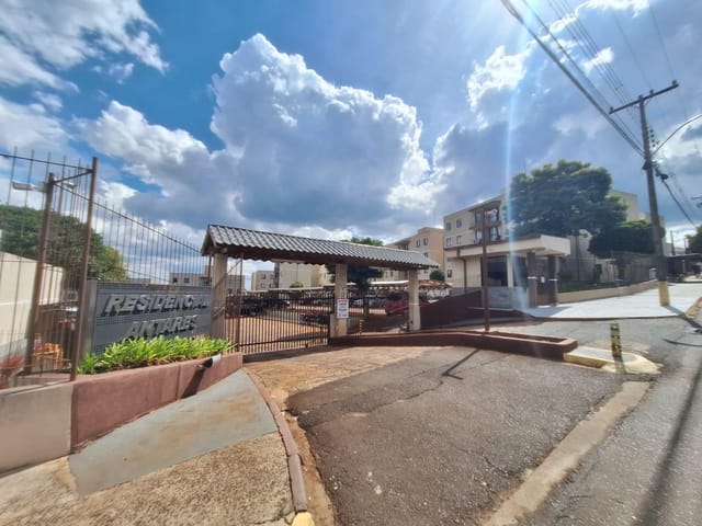 Locação - Apartamento com 3 quartos, 1 vaga de garagem, Condomínio Residencial Antares, Colônia Dona Luíza.