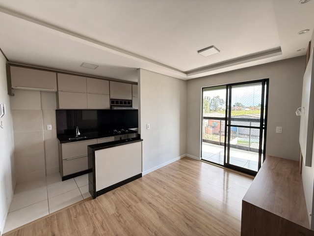 Locação - Apartamento Semimobiliado, 2 quartos, 1 vaga, Sacada com churrasqueira, Vista Santa Paula, Contorno.