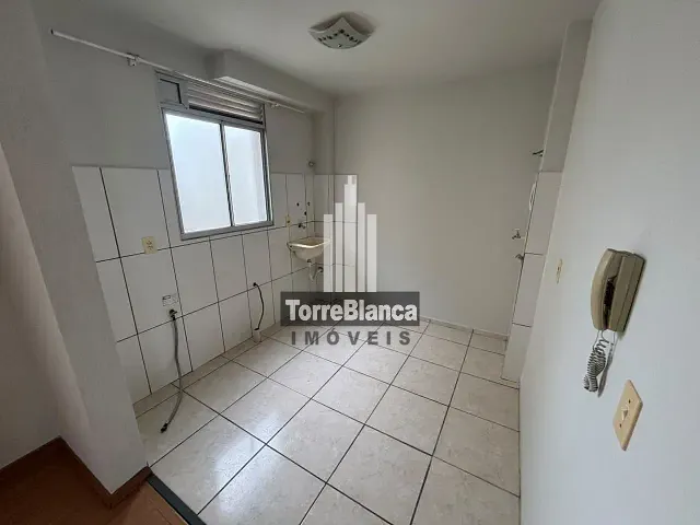 Apartamento com 45m² 2 quartos e 1 banheiro, à venda ou para alugar, no bairro Uvaranas em Ponta Grossa