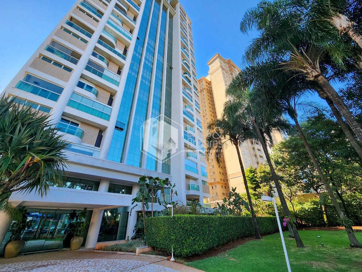 Apartamento à venda com 3 quartos, 240m² - Foto 1