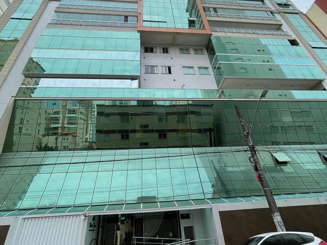 Apartamento com 242m² 4 quartos e 5 banheiros, à venda, no bairro Meia Praia em Itapema