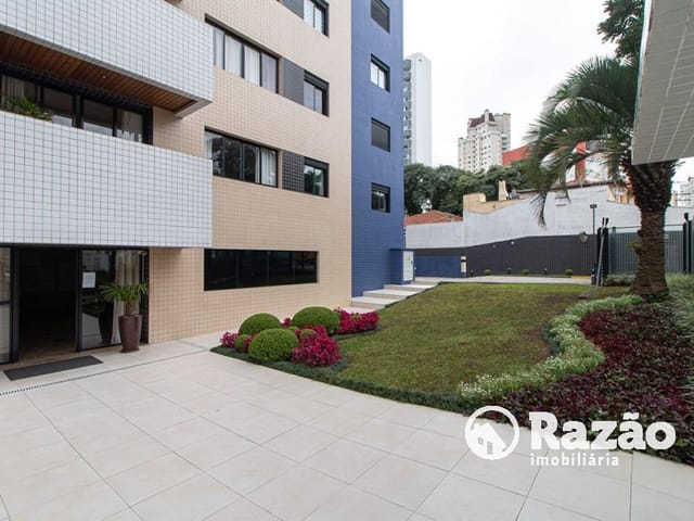 Apartamento 4 quartos e 3 banheiros, para alugar, no bairro Batel em Curitiba