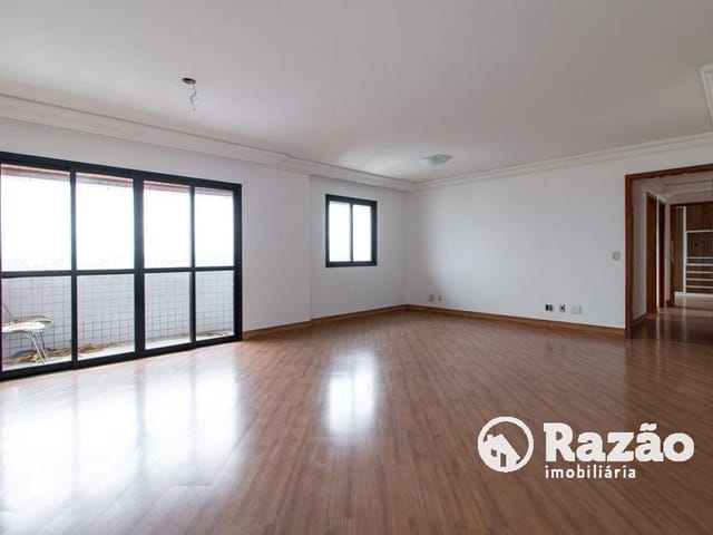 Apartamento 4 quartos e 3 banheiros, para alugar, no bairro Batel em Curitiba