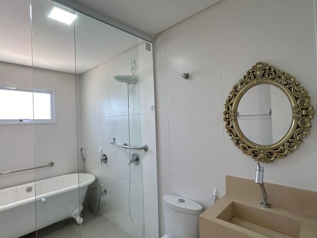 Apartamento 3 quartos e 4 banheiros, à venda, no bairro Meia Praia em Itapema