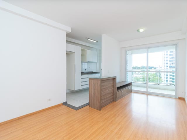 Apartamento 3 quartos e 2 banheiros, para alugar, no bairro Ecoville em Curitiba