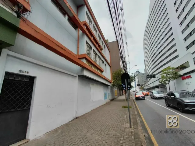 Apartamento 2 quartos e 1 banheiro, para alugar, no bairro Centro em Curitiba