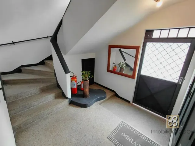 Apartamento 2 quartos e 1 banheiro, para alugar, no bairro Centro em Curitiba