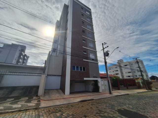 Locação - Apartamento Mobiliado, 2 quartos sendo 1 suíte, 2 vagas, Sacada com churrasqueira, Edifício Tahoe, Estrela.