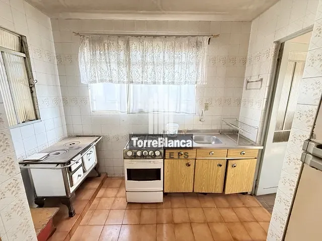 Apartamento com 110m² 3 quartos e 1 banheiro, para alugar, no bairro Chapada em Ponta Grossa
