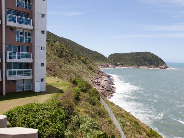 Foto do Apartamento - Apartamento tipo para venda em Praia da Enseada com 3 quartos, sendo 1 suíte, 167m² | Lares e Andares Imóveis