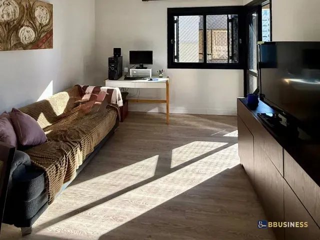 Apartamento 2 quartos e 1 banheiro, à venda, no bairro Cristo Redentor em Caxias do Sul