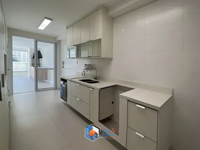 Apartamento com 8700m² 4 quartos e 5 banheiros, à venda, no bairro Vila Romana em São Paulo