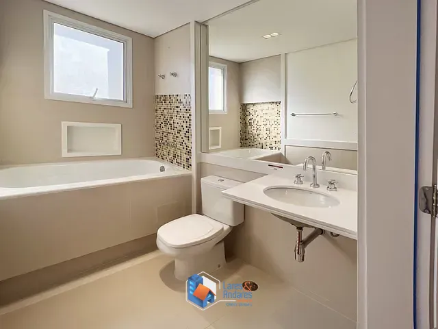Apartamento com 8700m² 4 quartos e 5 banheiros, à venda, no bairro Vila Romana em São Paulo