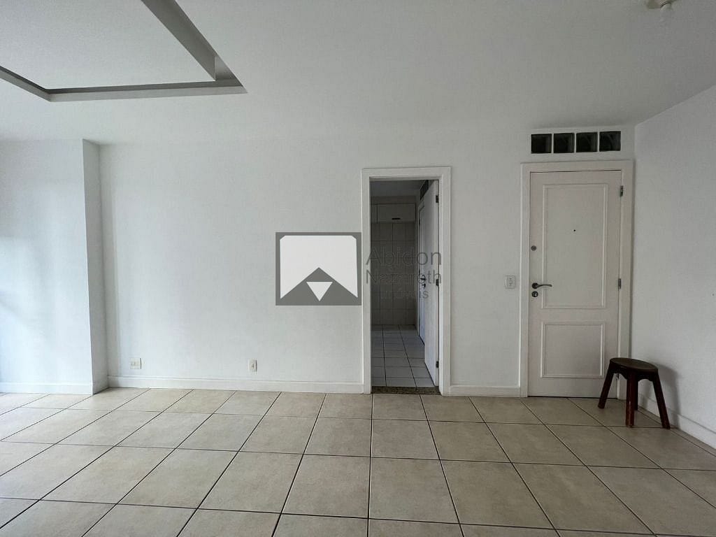 Apartamento à venda com 2 quartos, 80m² - Foto 13