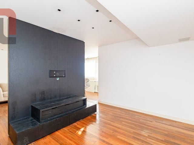 Apartamento 3 quartos e 6 banheiros, à venda ou para alugar, no bairro Água Verde em Curitiba