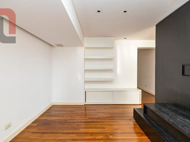 Apartamento 3 quartos e 6 banheiros, à venda ou para alugar, no bairro Água Verde em Curitiba