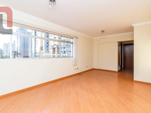 Apartamento 2 quartos e 2 banheiros, à venda, no bairro Batel em Curitiba