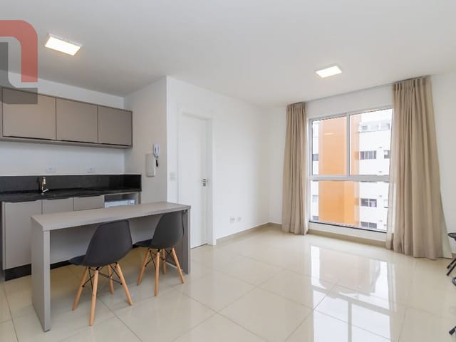 Apartamento 1 quarto e 1 banheiro, para alugar, no bairro Juvevê em Curitiba