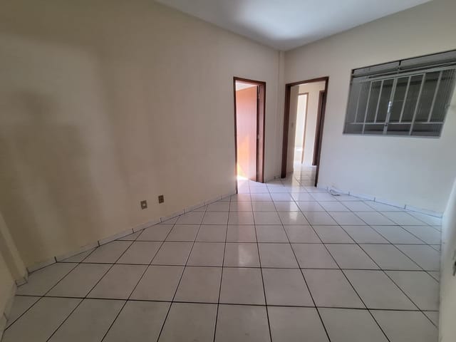 Locação - Apartamento com 2 quartos, 1 vaga de garagem, Edifício Estivalletti - Centro, Ponta Grossa.
