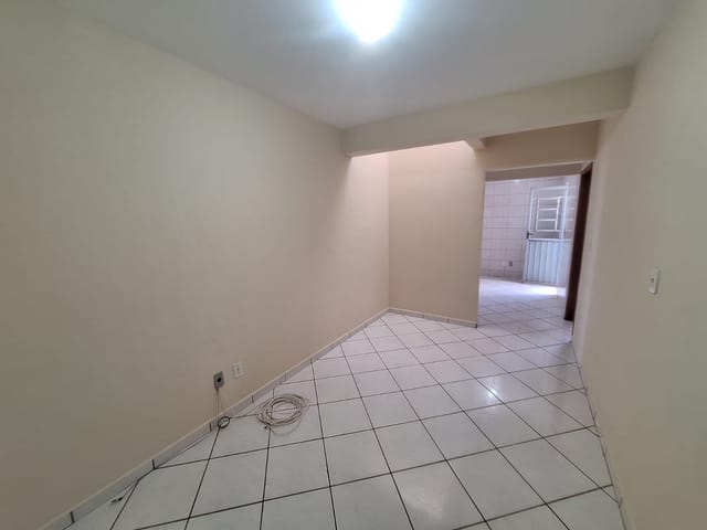 Locação - Apartamento com 2 quartos, 1 vaga de garagem, Edifício Estivalletti - Centro, Ponta Grossa.