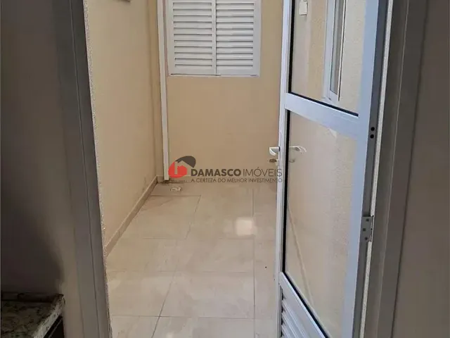 Apartamento 2 quartos e 1 banheiro, à venda, no bairro Vila Guaraciaba em Santo André