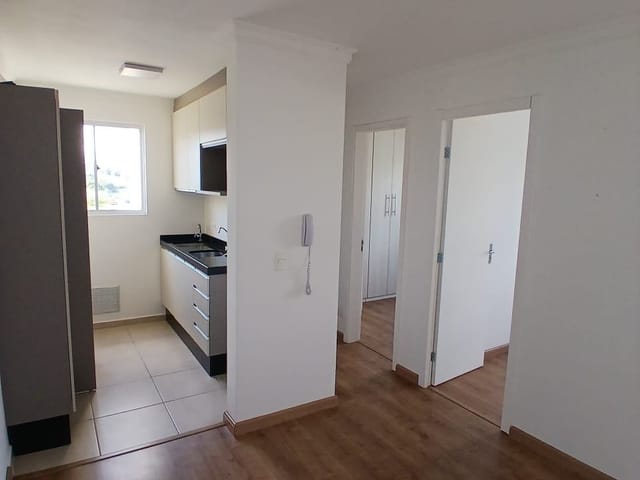 Locação - Apartamento Semimobiliado, 3 quartos, 1 vaga de garagem, Condomínio Fiori - Órfãs, Ponta Grossa.