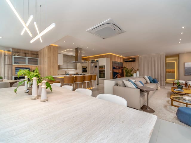 Apartamento com 462m² 4 quartos e 5 banheiros, à venda, no bairro Centro em Balneário Camboriú