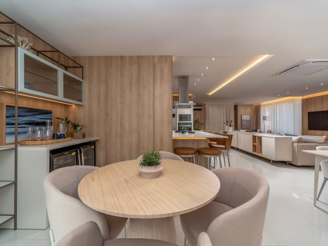 Apartamento com 462m² 4 quartos e 5 banheiros, à venda, no bairro Centro em Balneário Camboriú