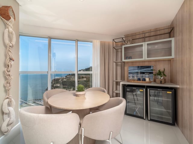 Apartamento com 462m² 4 quartos e 5 banheiros, à venda, no bairro Centro em Balneário Camboriú