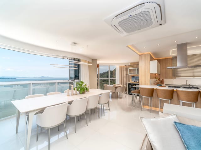 Apartamento com 462m² 4 quartos e 5 banheiros, à venda, no bairro Centro em Balneário Camboriú