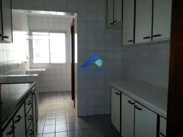 Apartamento com 10m² 3 quartos e 3 banheiros, para alugar, no bairro Vila Ema em São José Dos Campos